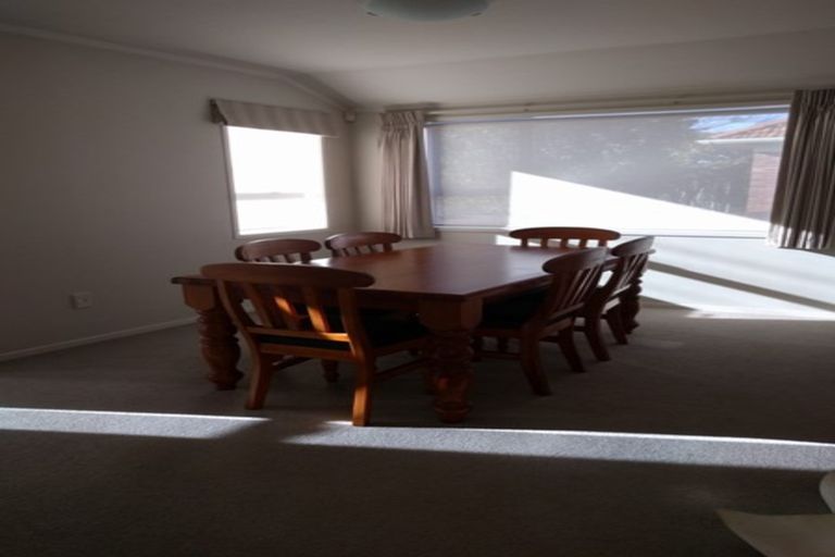 Photo of property in 1b Grainger Road, Te Atatu South, Auckland, 0610