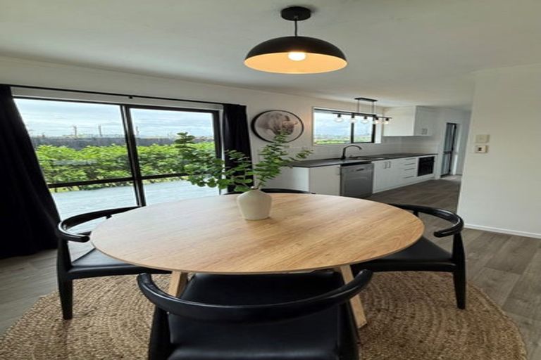 Photo of property in 7 Glenbrook Road, Karaka, Papakura, 2580