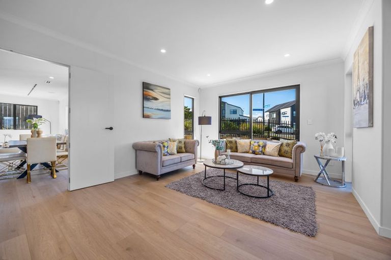 Photo of property in 2 Laurel Drive, Rosehill, 2113