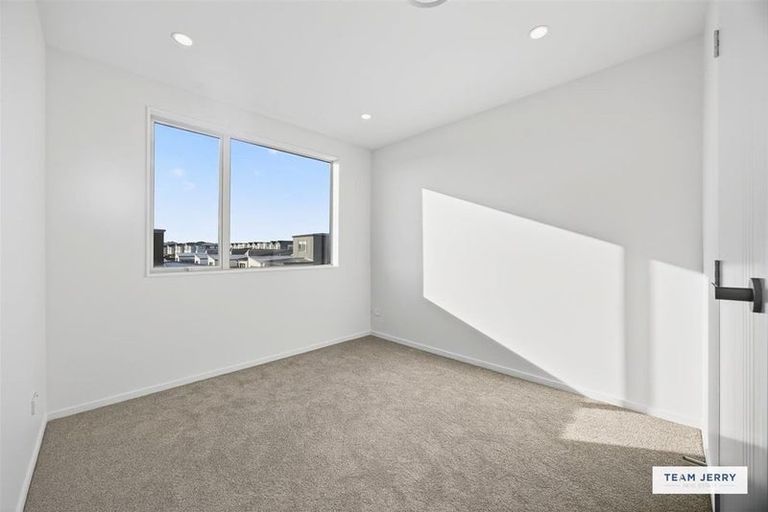 Photo of property in 30 Corporal Street, Papakura, 2110