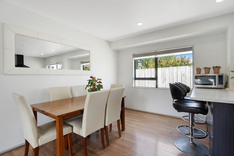 Photo of property in 16 O'sullivan Place, Waiuku, 2123