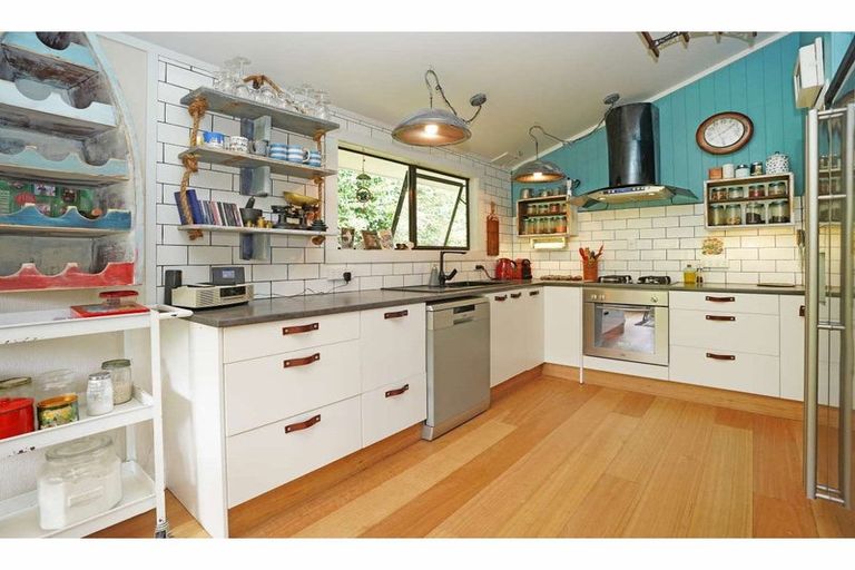 Photo of property in 82 Rangitane Loop Road, Kerikeri, 0294