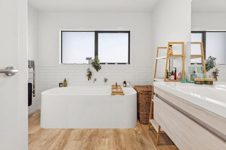 Photo of property in 19 Waddell Street, Lake Hawea, 9382