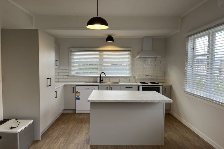 Photo of property in 26 Mako Mako Road, Levin, 5510