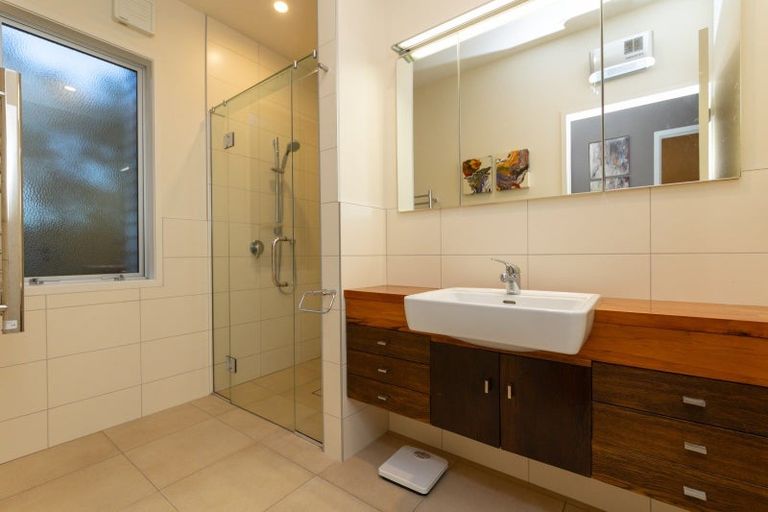 Photo of property in 72 Pahiatua Street, Hokowhitu, Palmerston North, 4410