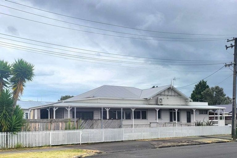 Photo of property in 1 Moore Avenue, Tawhero, Whanganui, 4501