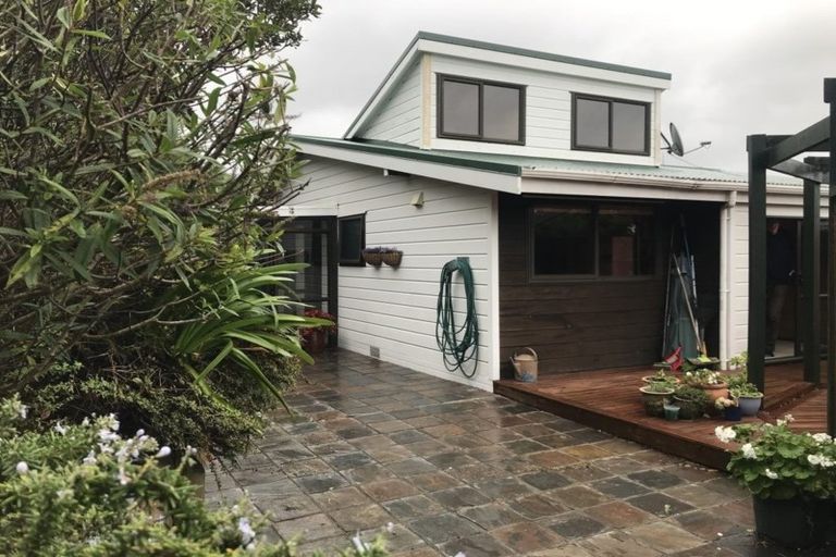 Photo of property in 15 Fraser Avenue, Johnsonville, Wellington, 6037