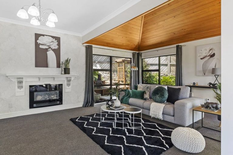 Photo of property in 15 Observatory Close, Whitby, Porirua, 5024