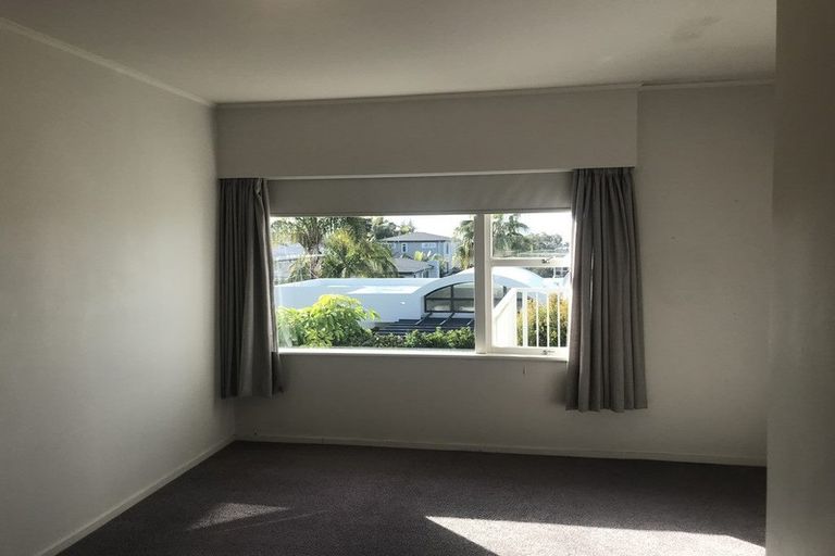 Photo of property in 1/37 Parr Terrace, Castor Bay, Auckland, 0620
