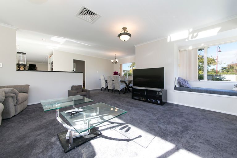 Photo of property in 6 Applemoors Way, Riverhead, 0820