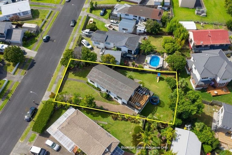 Photo of property in 65 Marendellas Drive, Bucklands Beach, Auckland, 2014