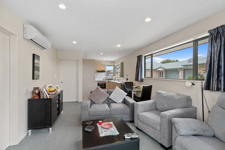 Photo of property in 1/295 Pages Road, Wainoni, Christchurch, 8061