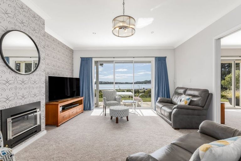 Photo of property in 10 John Burke Drive, Aotea, Porirua, 5024