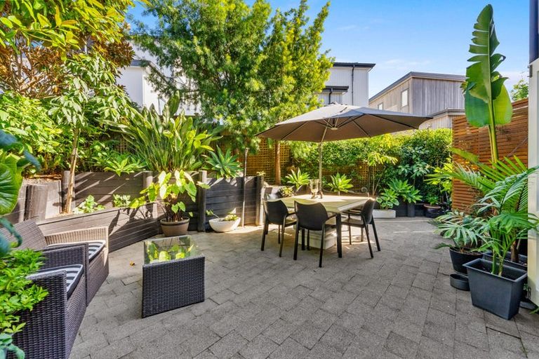 Photo of property in 1/19 Heathcote Road, Castor Bay, Auckland, 0620