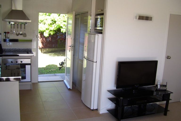 Photo of property in 2/10 Raewyn Place, Pakuranga, Auckland, 2010
