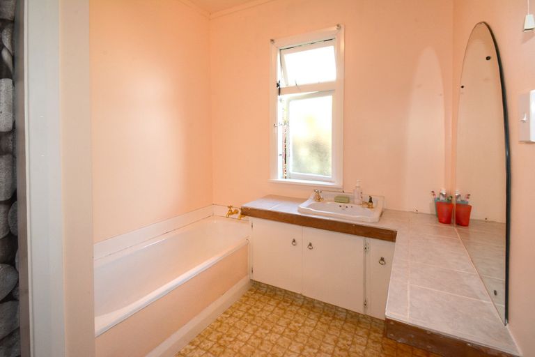 Photo of property in 273 Kenmure Road, Kenmure, Dunedin, 9011