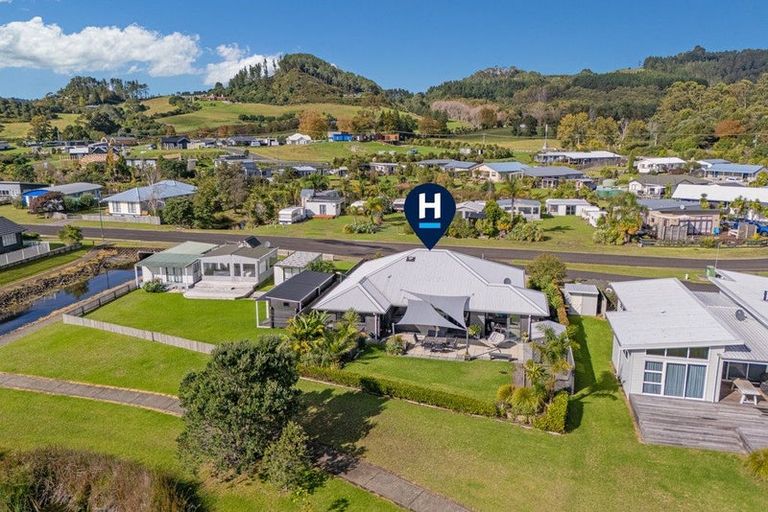 Photo of property in 28 Motukorure Parade, Cooks Beach, Whitianga, 3591