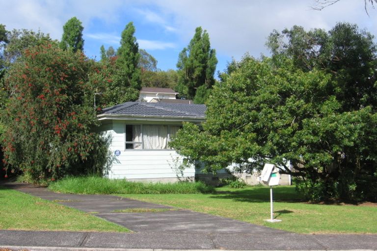Photo of property in 3 Osman Street, Glen Eden, Auckland, 0602