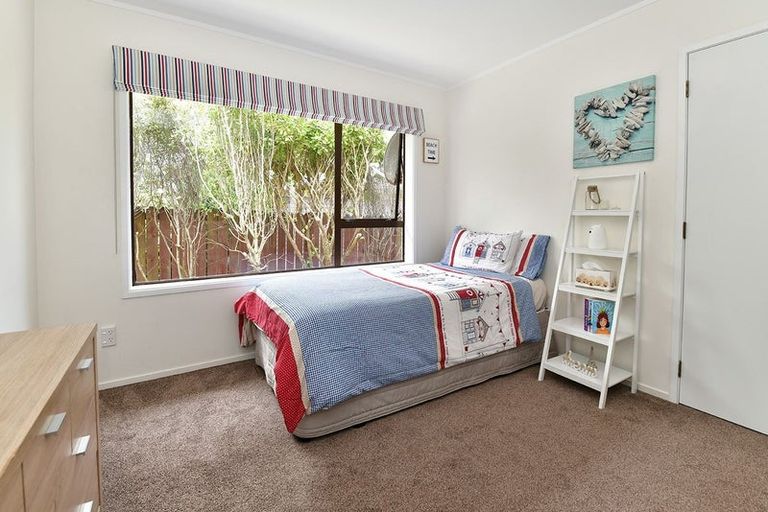 Photo of property in 75 Bay Street, Red Beach, 0932