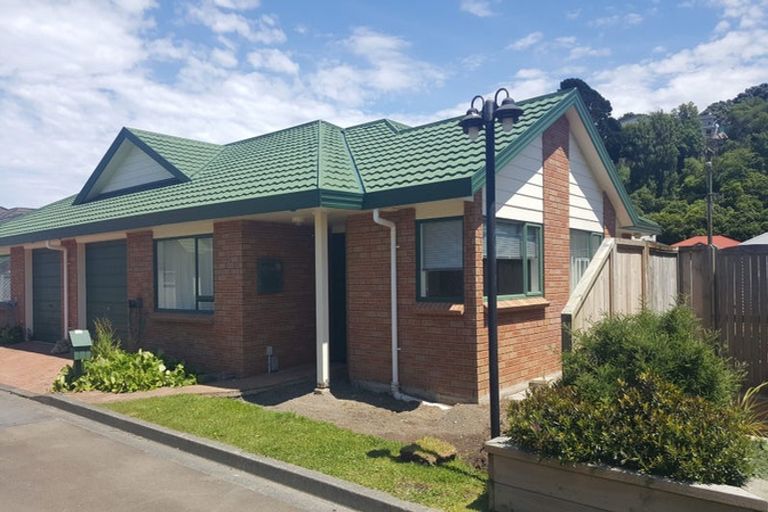 Photo of property in Miramar Villas, 13/6 Brussels Street, Miramar, Wellington, 6022