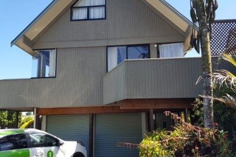 Photo of property in 1/47 Centorian Drive, Windsor Park, Auckland, 0632