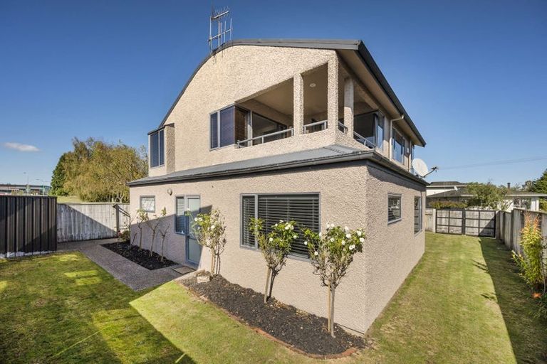 Photo of property in 2/16 Aubrey Crescent, Rainbow Point, Taupo, 3330