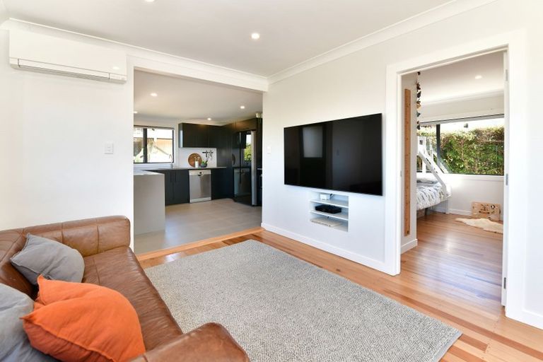 Photo of property in 1/9 Capitol Road, Matakatia, Whangaparaoa, 0930