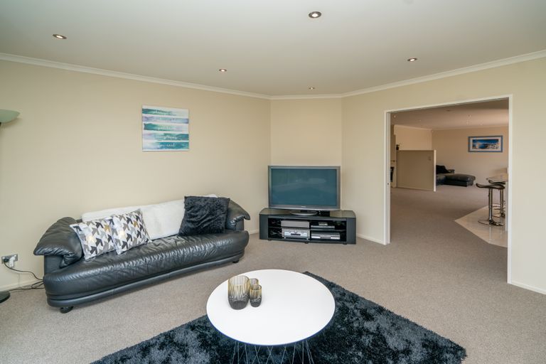 Photo of property in 54 Westpark Drive, Burnside, Christchurch, 8053