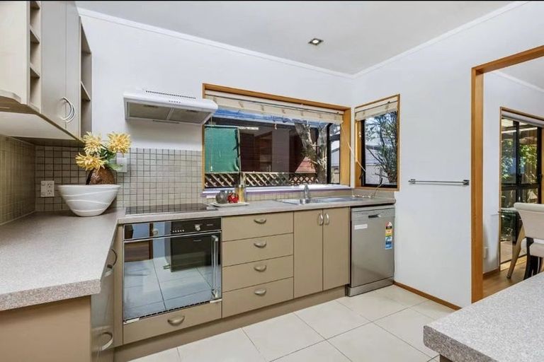 Photo of property in 1/164 Nile Road, Milford, Auckland, 0620