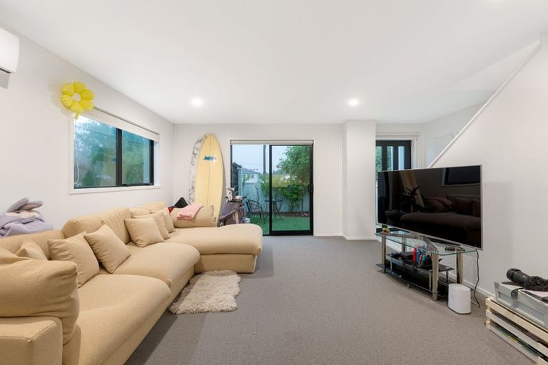 Photo of property in 1/21 Karamu Street, Te Atatu Peninsula, Auckland, 0610
