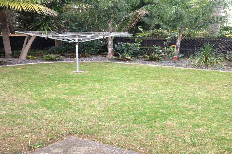 Photo of property in 87 Carnoustie Drive, Wattle Downs, Auckland, 2103