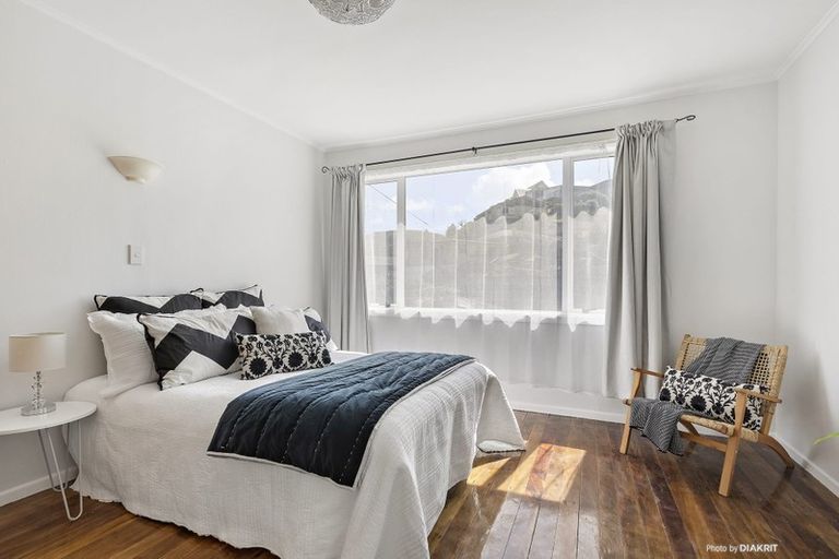 Photo of property in 1/165 Severn Street, Island Bay, Wellington, 6023