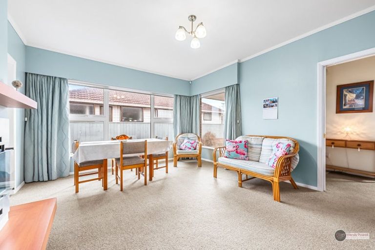 Photo of property in 18 Holyoake Crescent, Avalon, Lower Hutt, 5011