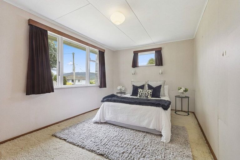 Photo of property in 15 Spur Grove, Titahi Bay, Porirua, 5022