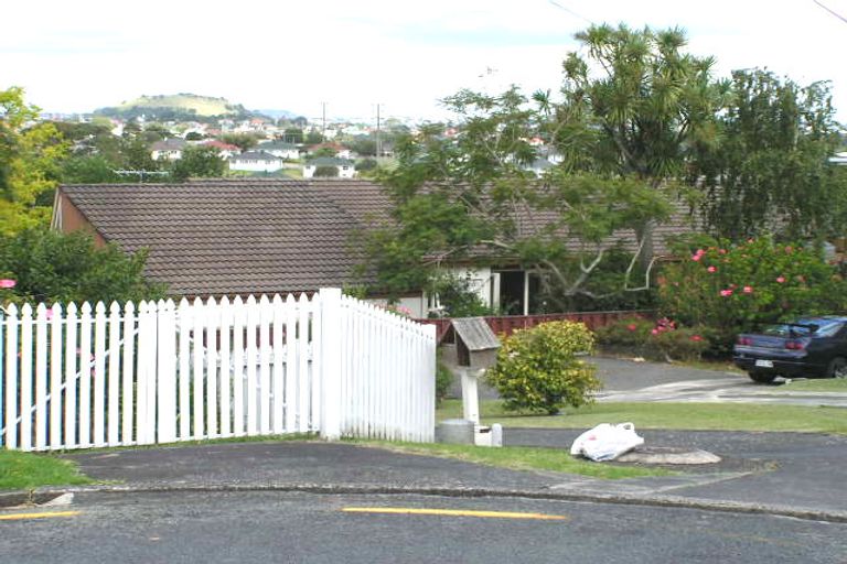 Photo of property in 12 Fentham Road, Hauraki, Auckland, 0622