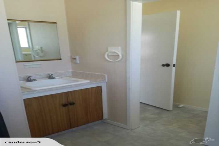 Photo of property in 43b Fulford Street, New Plymouth, 4310