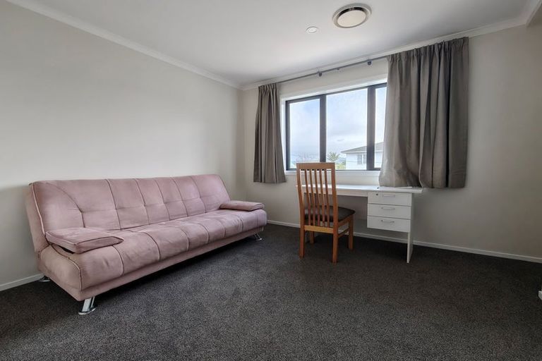 Photo of property in 91a Whites Line East, Waiwhetu, Lower Hutt, 5010