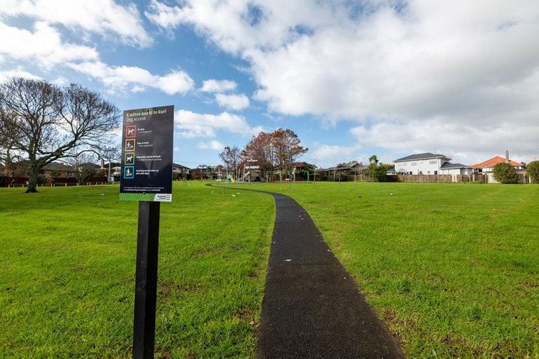 Photo of property in 21e Montgomery Avenue, Belmont, Auckland, 0622