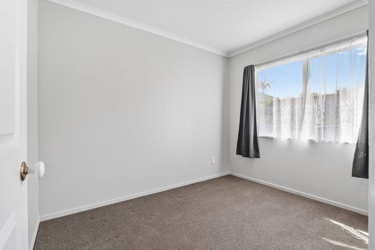 Photo of property in 1 Dunbarton Drive, Ranui, Auckland, 0612