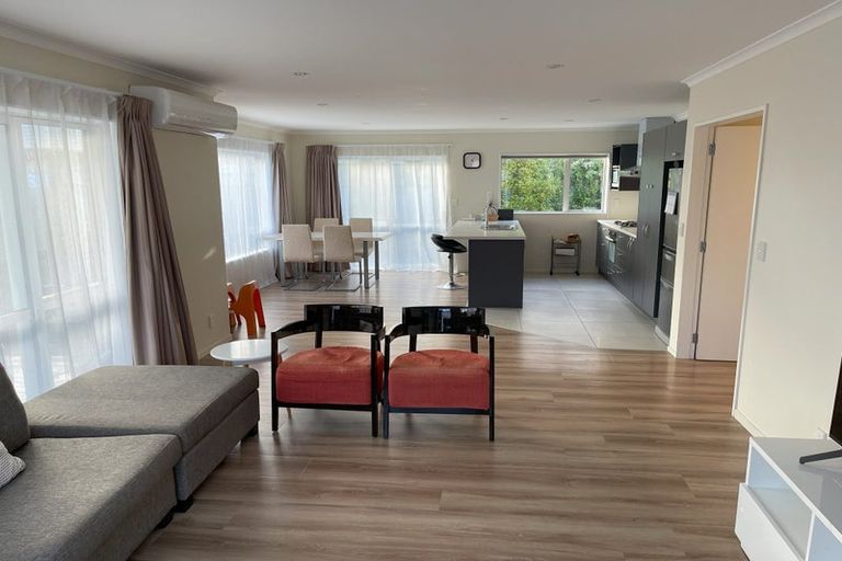 Photo of property in 4 Montego Place, Grenada Village, Wellington, 6037