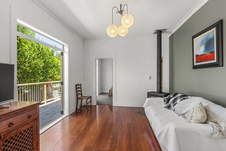 Photo of property in 12 Karioi Crescent, Raglan, 3225