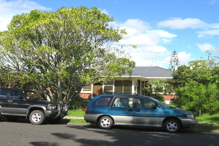 Photo of property in 8 Wells Road, Bucklands Beach, Auckland, 2012