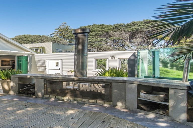 Photo of property in 6 The Esplanade, Raumati South, Paraparaumu, 5032