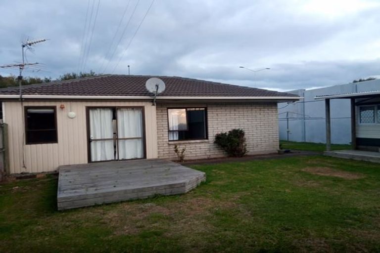 Photo of property in 2/21 Gloaming Place, Conifer Grove, Takanini, 2112