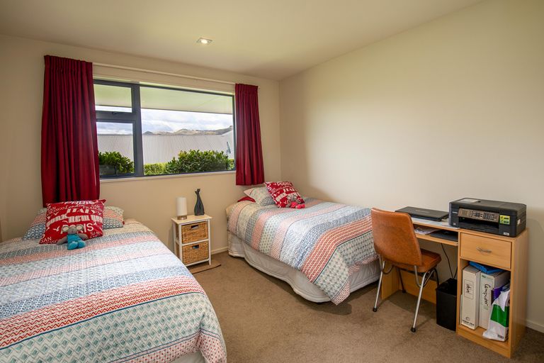 Photo of property in 23 Chandler Crescent, Clyde, 9330