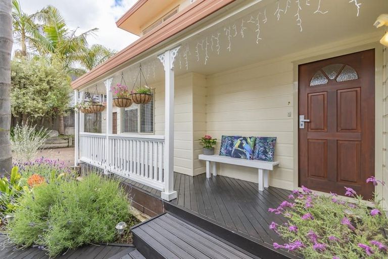 Photo of property in 2/13a Sandspit Road, Cockle Bay, Auckland, 2014