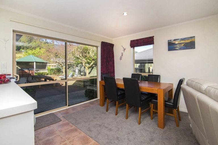 Photo of property in 24 Admiralty Place, Waikawa, Picton, 7220