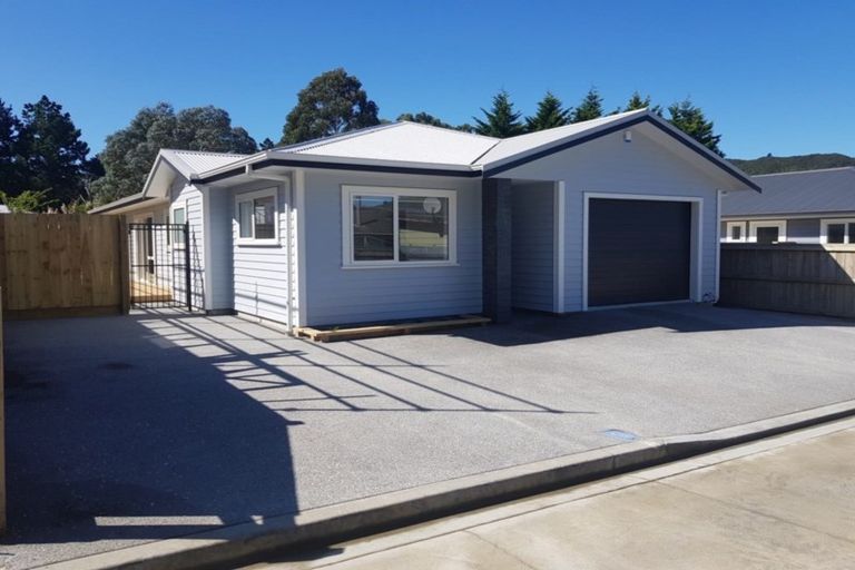 Photo of property in 28c Stockdale Street, Wainuiomata, Lower Hutt, 5014