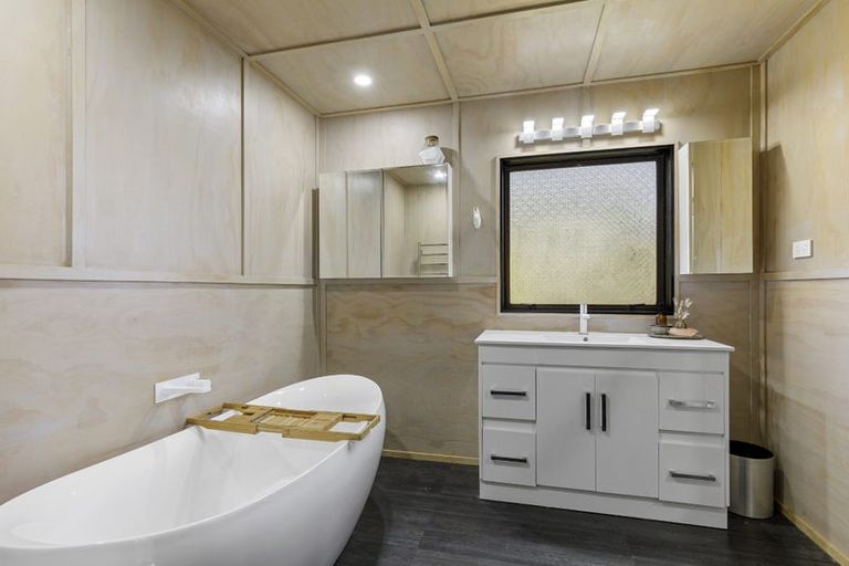 Photo of property in 95 Sweetacres Drive, Belmont, Lower Hutt, 5010