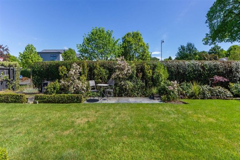 Photo of property in 2 Levinge Lane, Hillmorton, Christchurch, 8024